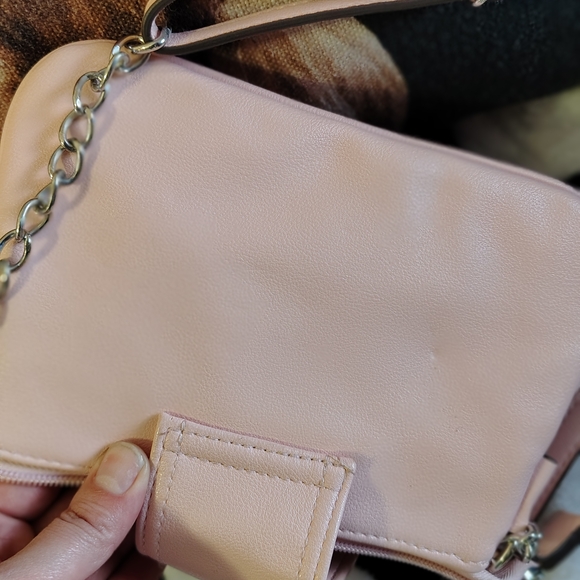 Chic Pink Quilted Crossbody Bag - Picture 7 of 7